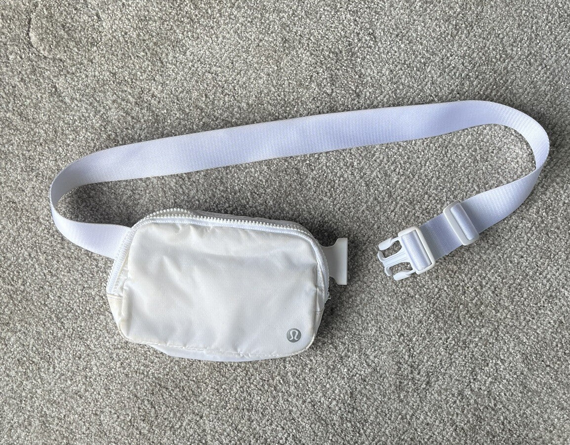 Lululemon Everywhere Belt Bag 1L Adjustable Crossbody Fanny Pack White